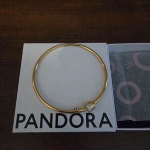 BRAND NEW Pandora Sparkling Barrel Clasp Bangle 7.5"